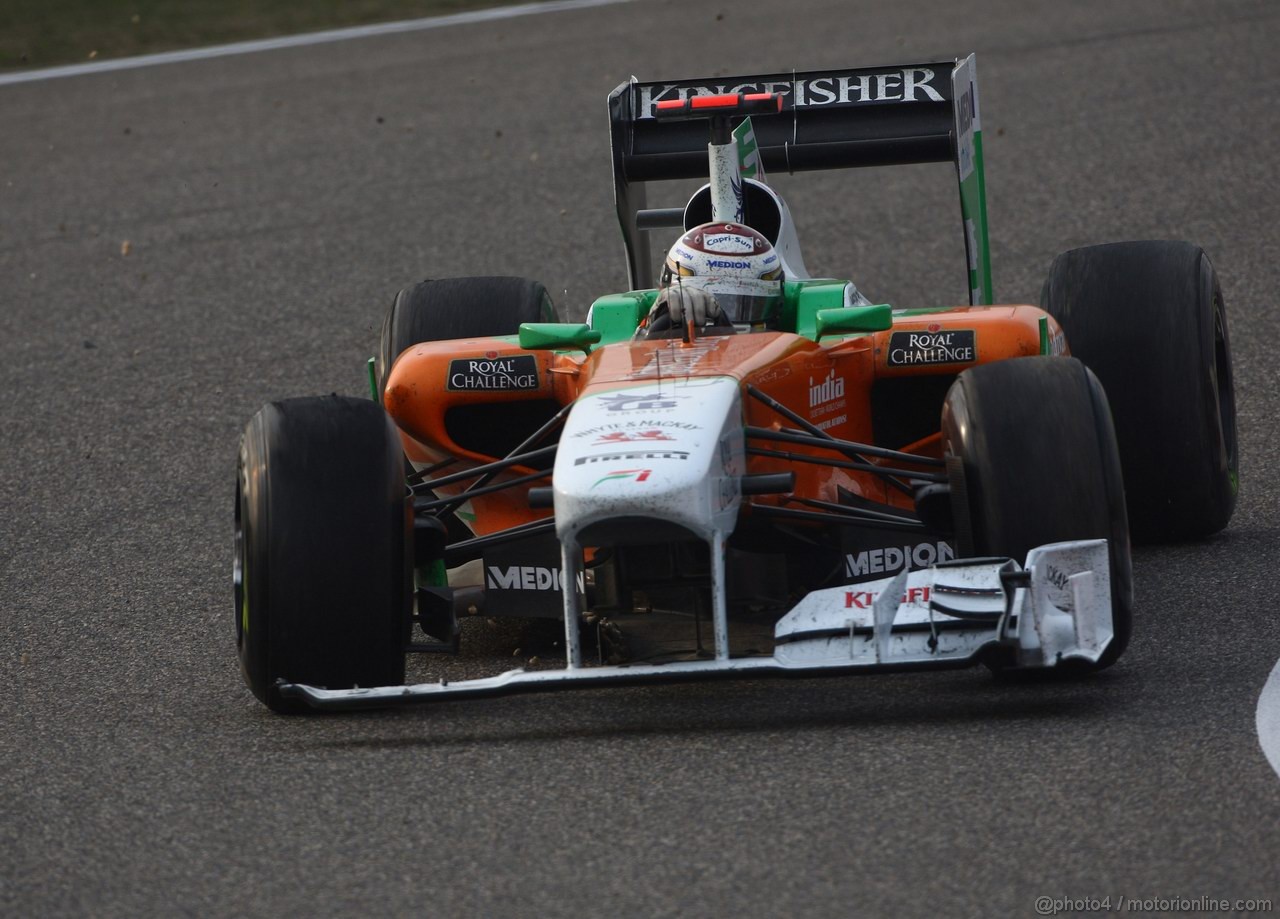 GP CINA, 17.04.2011- Gara, Adrian Sutil (GER), Force India F1 Team, VJM04 the front is damaged after the contact with Sergio Pérez (MEX), Sauber F1 Team C30