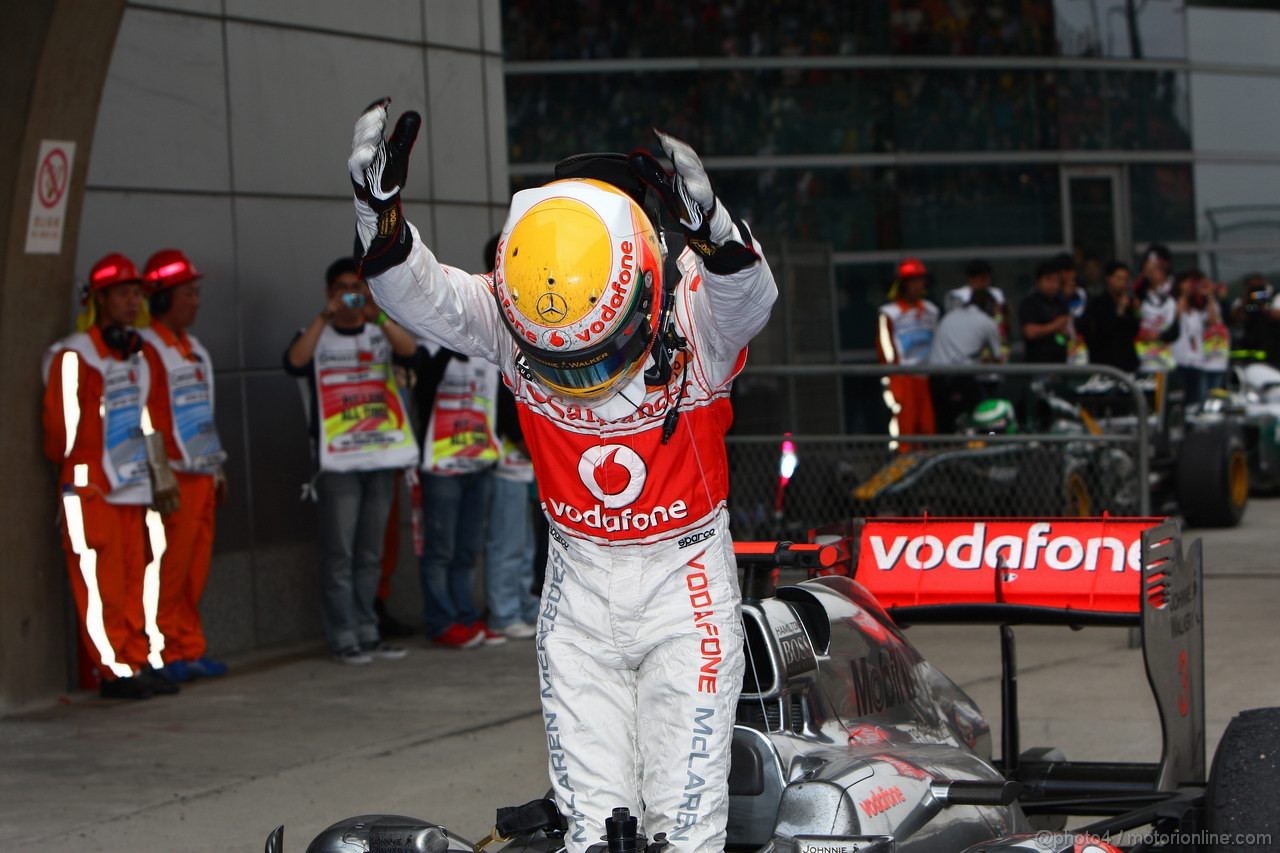 GP CINA, 17.04.2011- Gara, Lewis Hamilton (GBR), McLaren  Mercedes, MP4-26 vincitore 