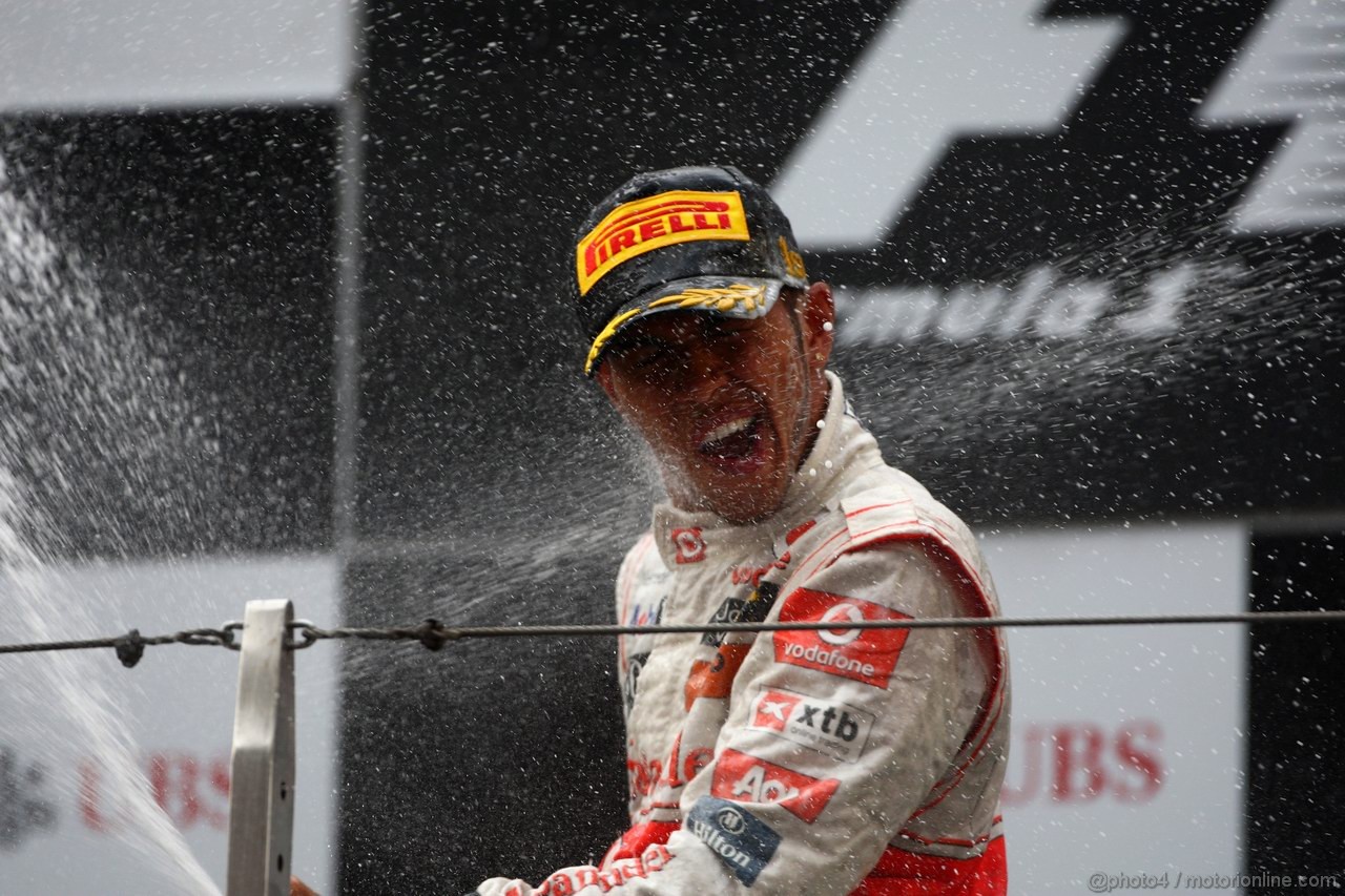 GP CINA, 17.04.2011- Gara, Lewis Hamilton (GBR), McLaren Mercedes, MP4-26 vincitore