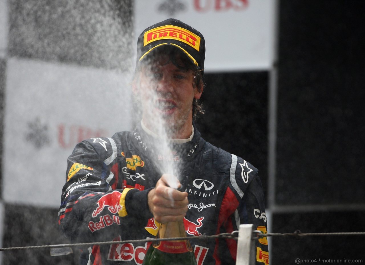 GP CINA, 17.04.2011- Gara, Sebastian Vettel (GER), Red Bull Racing, RB7 secondo 