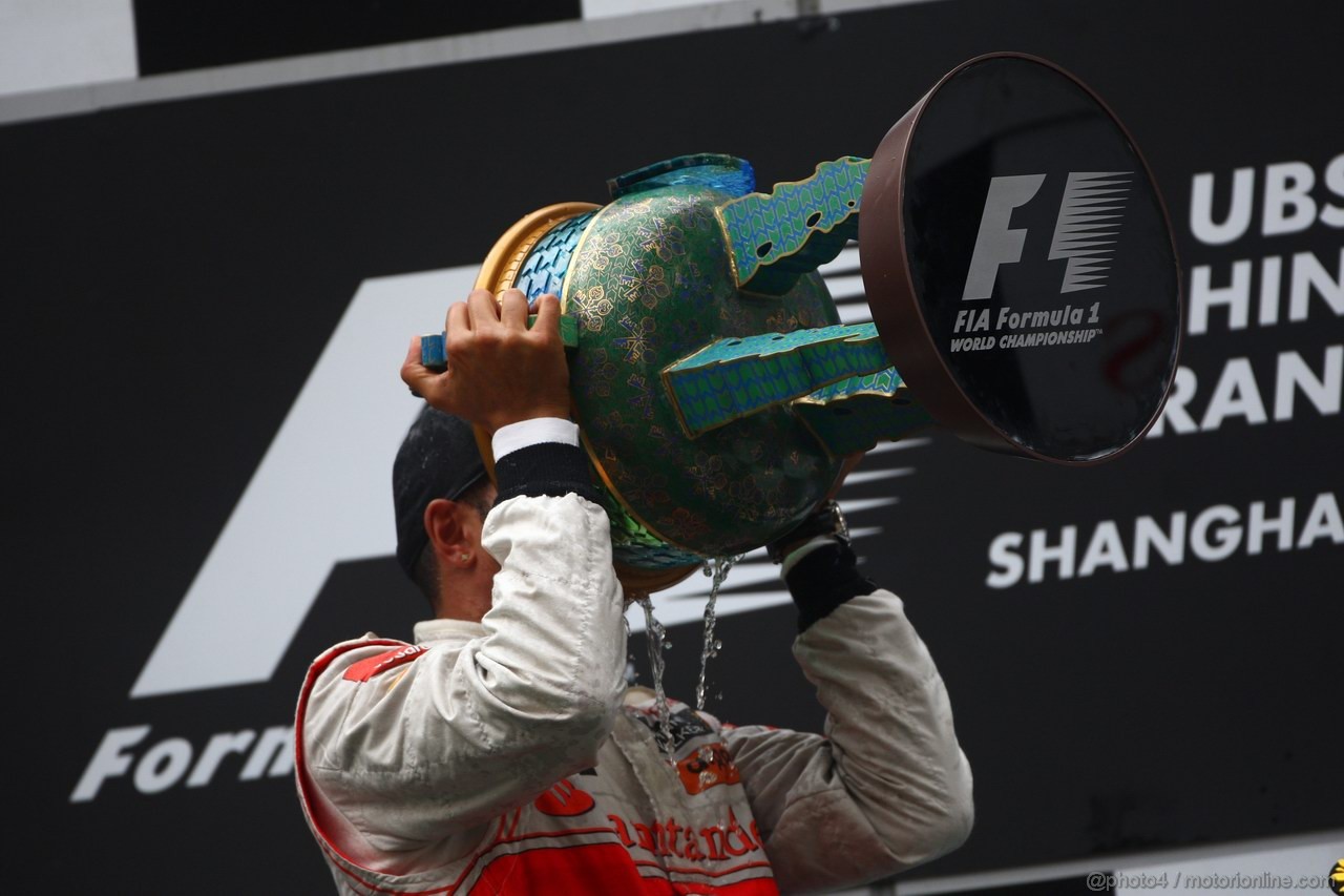 GP CINA, 17.04.2011- Gara, Lewis Hamilton (GBR), McLaren  Mercedes, MP4-26 vincitore 