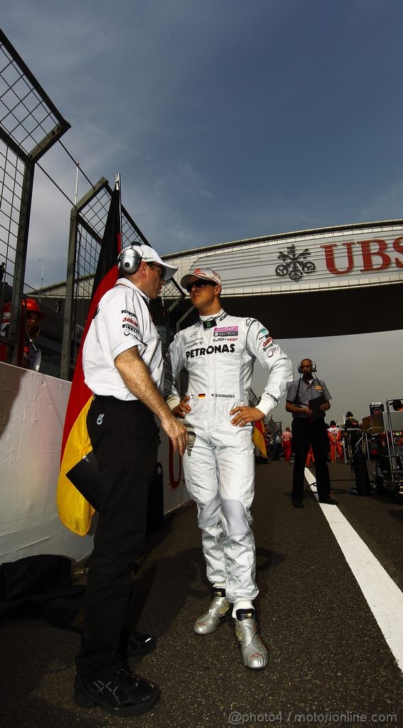 GP CINA, 17.04.2011- Gara, Michael Schumacher (GER), Mercedes GP Petronas F1 Team, MGP W02