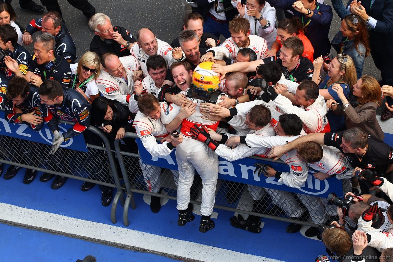 GP CINA, 17.04.2011- Gara, Lewis Hamilton (GBR), McLaren  Mercedes, MP4-26 vincitore 