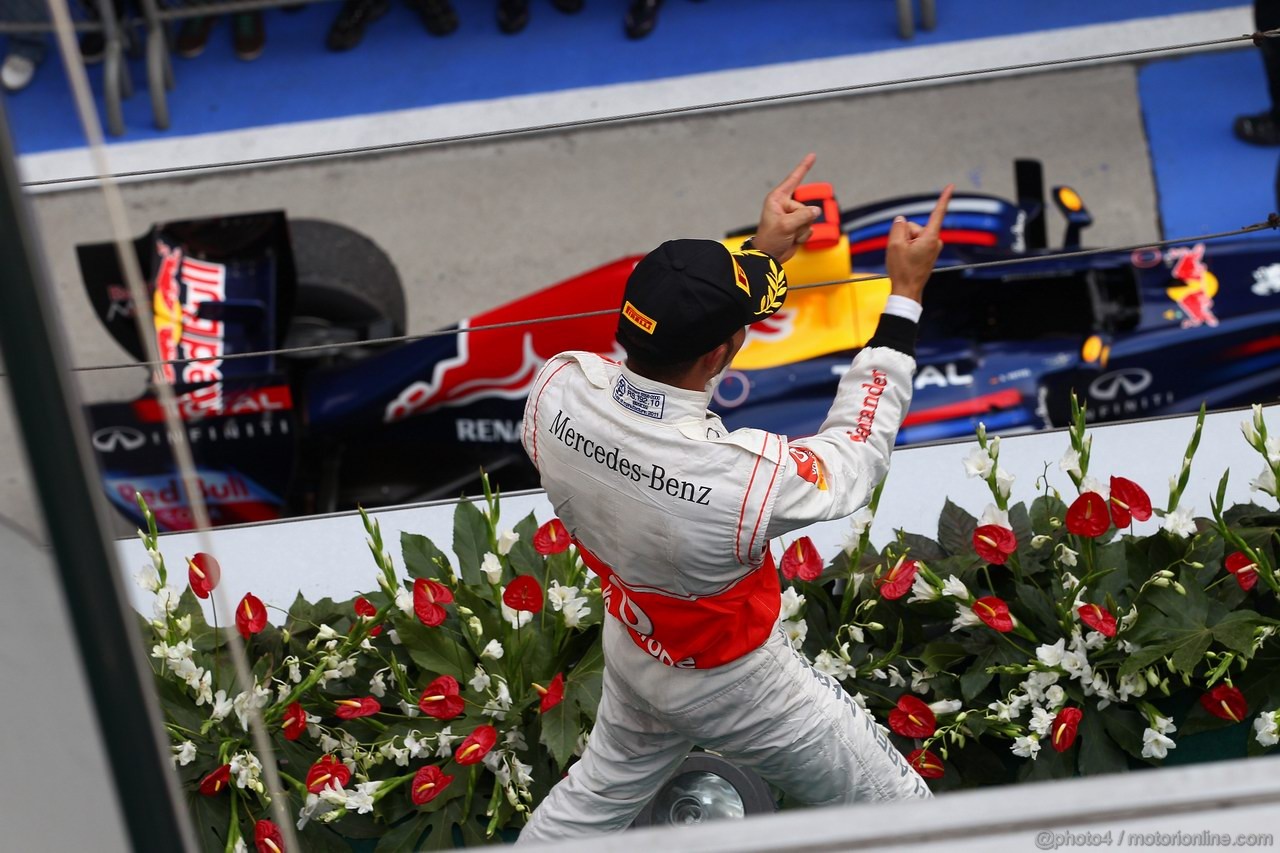 GP CINA, 17.04.2011- Gara, Lewis Hamilton (GBR), McLaren  Mercedes, MP4-26 vincitore 