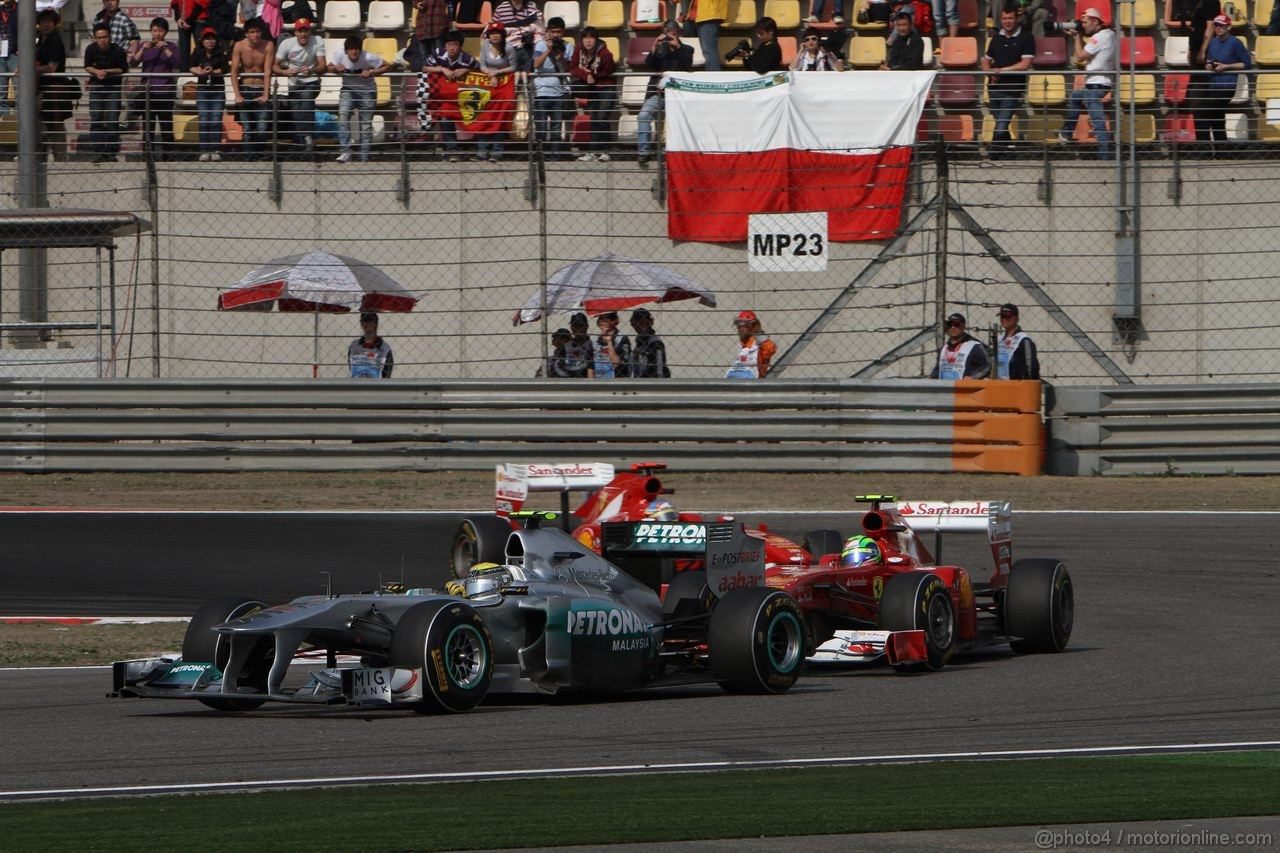GP CINA, 17.04.2011- Gara, Nico Rosberg (GER), Mercedes GP Petronas F1 Team, MGP W02 