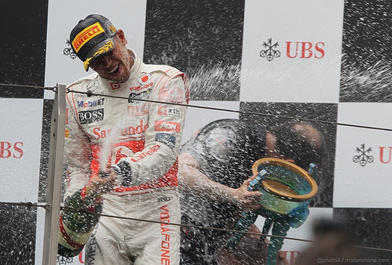 GP CINA, 17.04.2011- Gara, Lewis Hamilton (GBR), McLaren  Mercedes, MP4-26 vincitore 