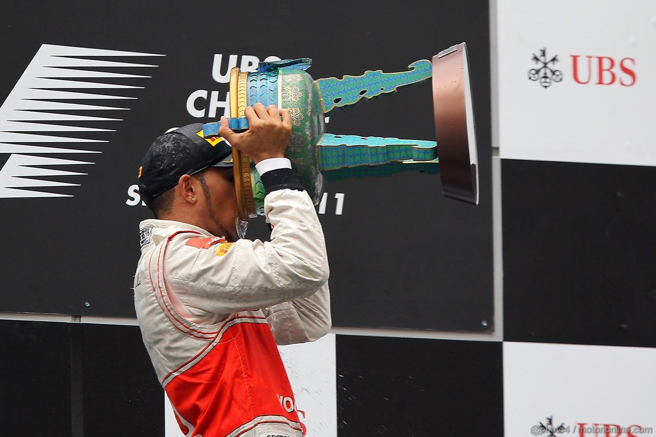 GP CINA, 17.04.2011- Gara, Lewis Hamilton (GBR), McLaren  Mercedes, MP4-26 vincitore 