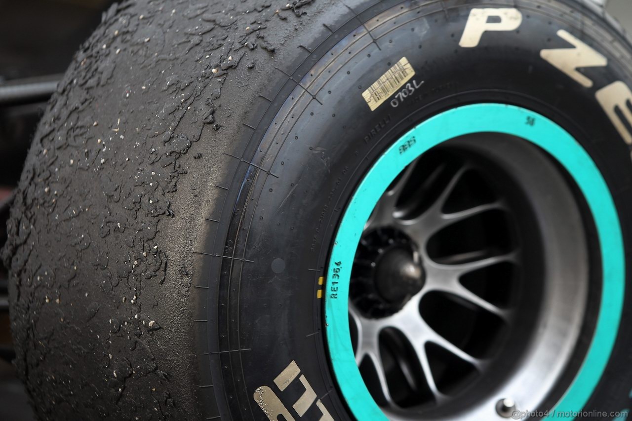 GP CINA, 17.04.2011- Gara, Tyres Pirelli 