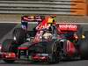 GP CINA, 17.04.2011- Gara, Lewis Hamilton (GBR), McLaren Mercedes, MP4-26 davanti a Sebastian Vettel (GER), Red Bull Racing, RB7