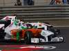 GP CINA, 17.04.2011- Gara, Adrian Sutil (GER), Force India F1 Team, VJM04 e Kamui Kobayashi (JAP), Sauber F1 Team C30 
