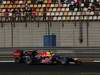 GP CINA, 17.04.2011- Gara, Sebastian Vettel (GER), Red Bull Racing, RB7 e Nick Heidfeld (GER) Lotus Renault GP R31  