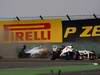 GP CINA, 17.04.2011- Gara, Adrian Sutil (GER), Force India F1 Team, VJM04 e Sergio Pérez (MEX), Sauber F1 Team C30 crash 