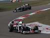 GP CINA, 17.04.2011- Gara, Rubens Barrichello (BRA), Williams FW33 davanti a Pastor Maldonado (VEN), Williams FW33
