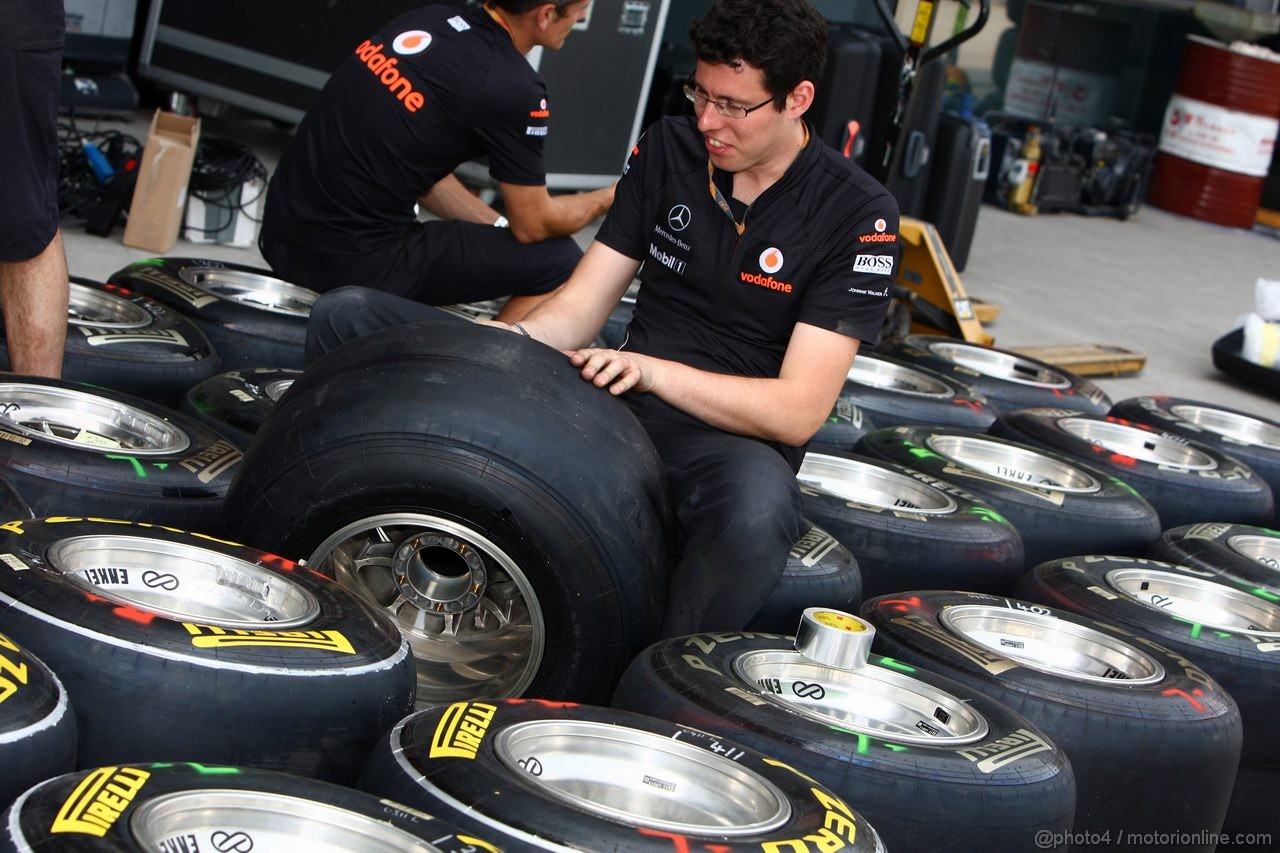 GP CINA, 14.04.2011- Tyres Pirelli
