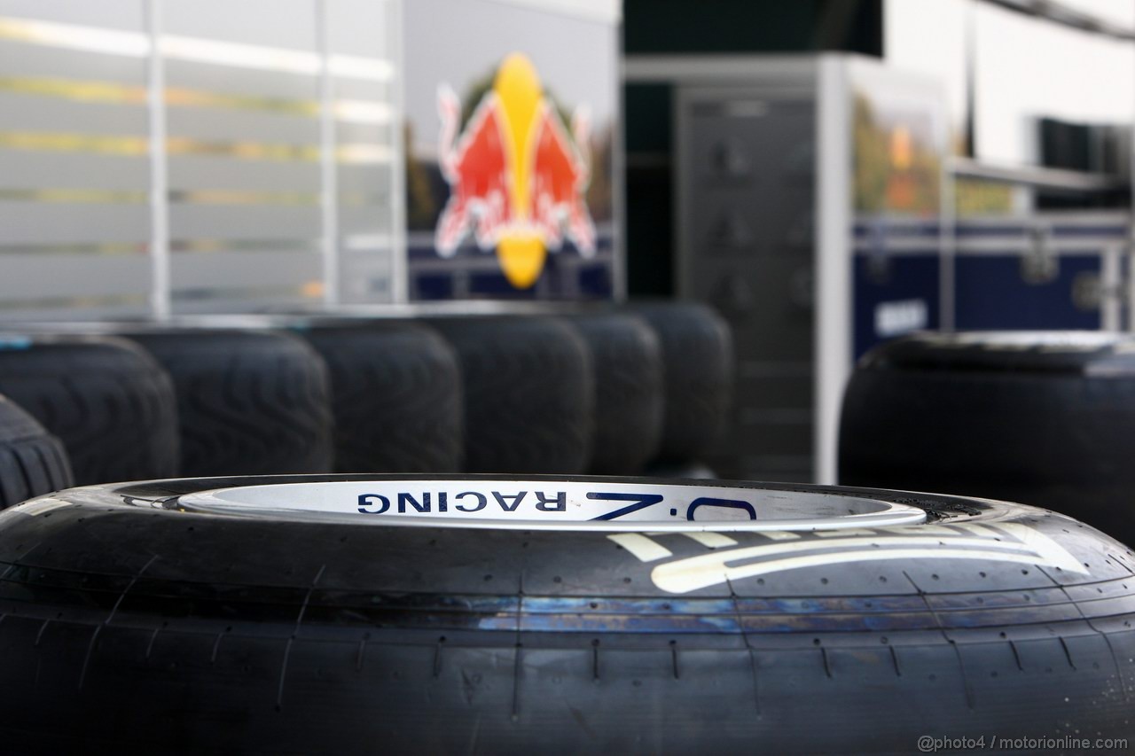 GP CINA, 14.04.2011- Tyres Pirelli