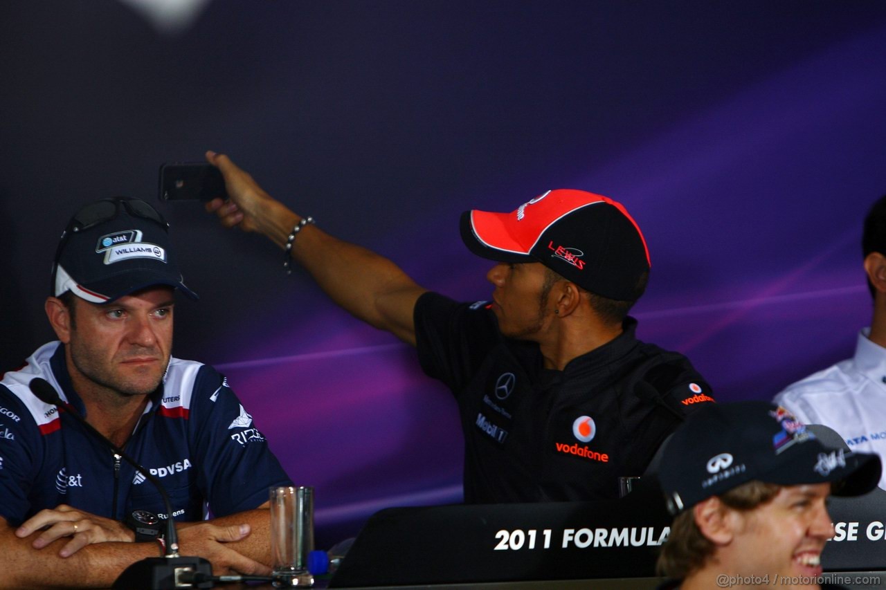 GP CINA, 14.04.2011- Conferenza Stampa, Rubens Barrichello (BRA), Williams FW33 e Lewis Hamilton (GBR), McLaren  Mercedes, MP4-26 