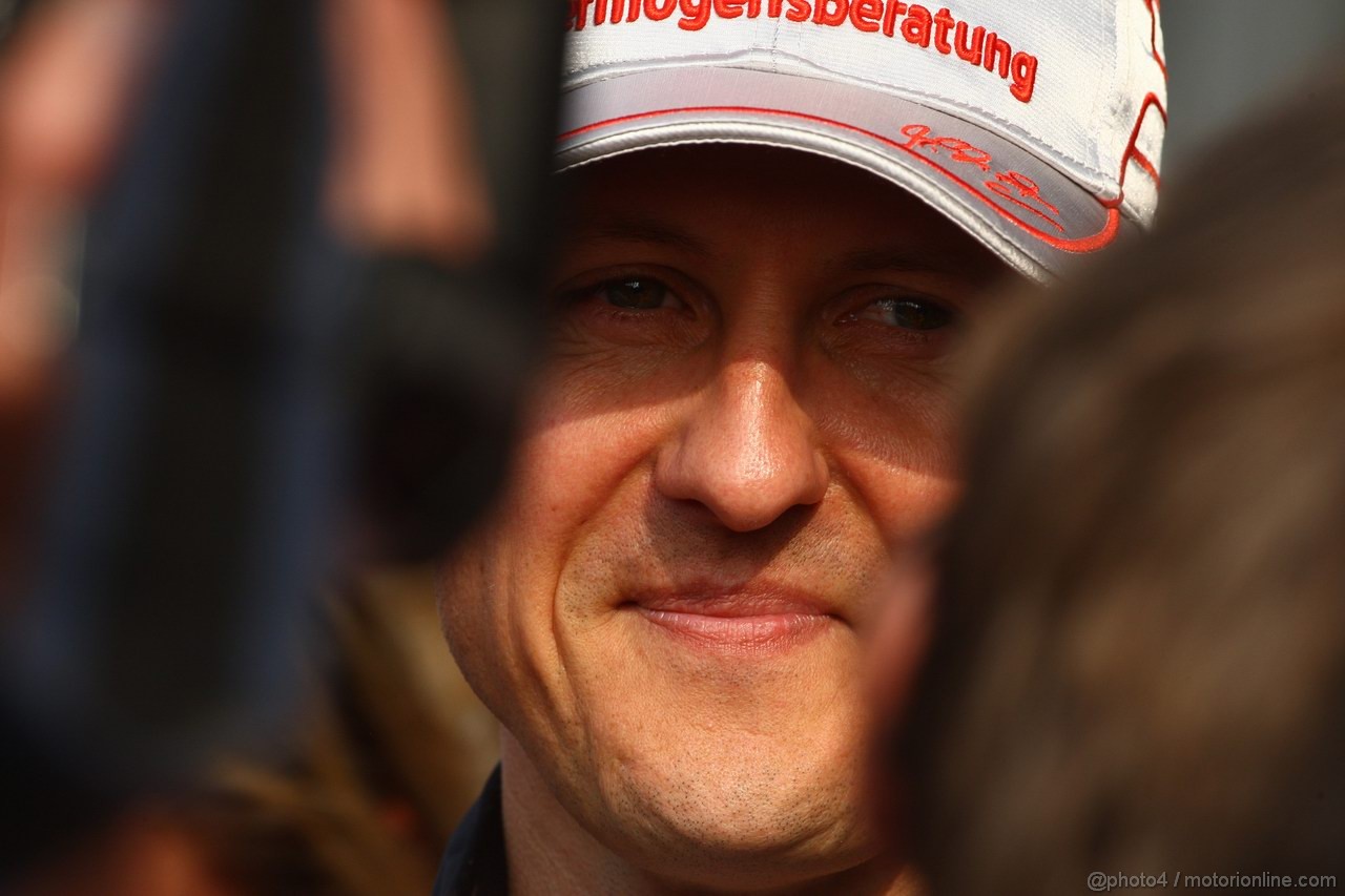 GP CINA, 14.04.2011- Michael Schumacher (GER), Mercedes GP Petronas F1 Team, MGP W02 