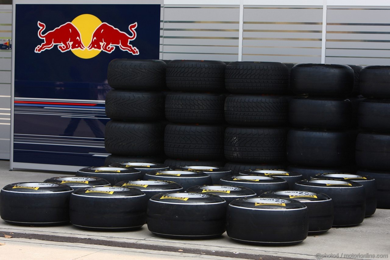 GP CINA, 14.04.2011- Tyres Pirelli 