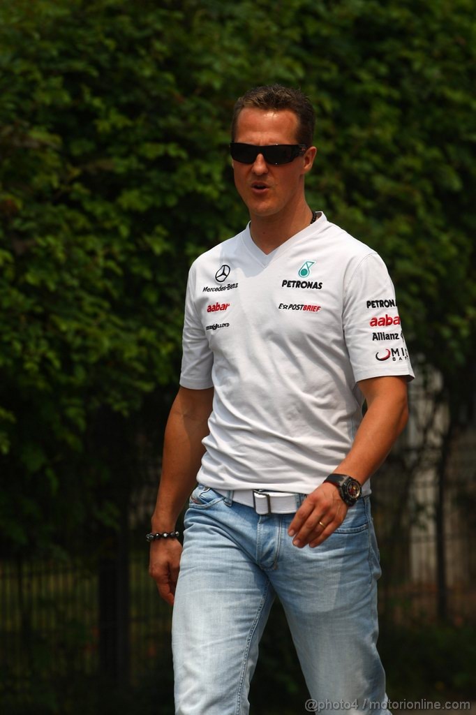 GP CINA, 14.04.2011- Michael Schumacher (GER), Mercedes GP Petronas F1 Team, MGP W02