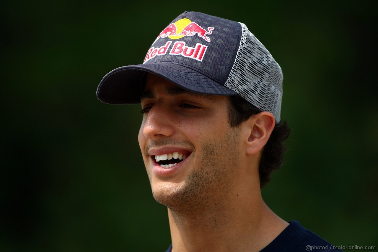 GP CINA, 14.04.2011- Daniel Ricciardo (AUS), Test Driver Scuderia Toro Rosso, STR6 