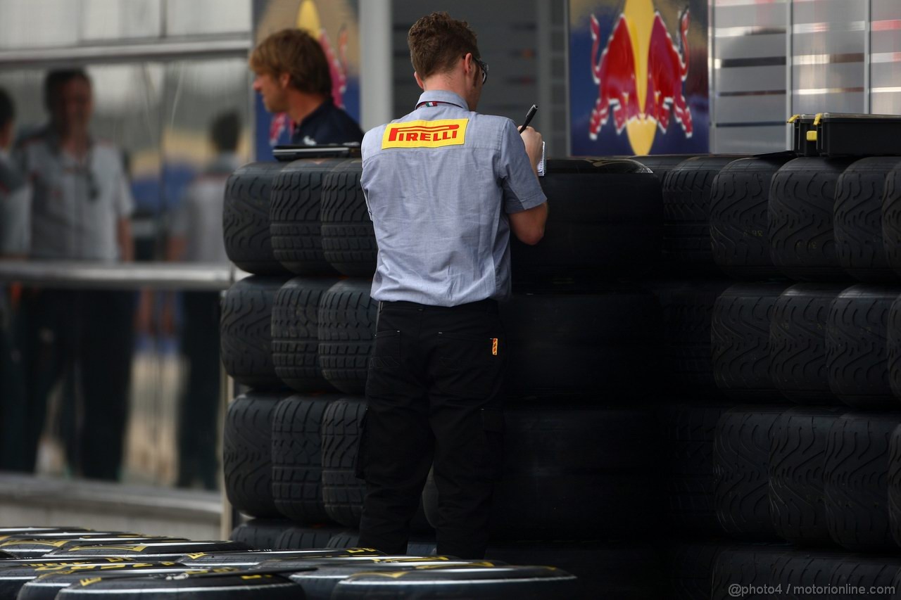 GP CINA, 14.04.2011- Tyres Pirelli 