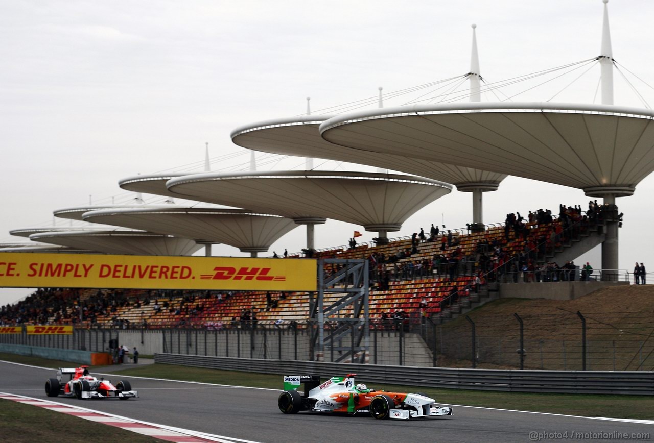 GP CINA, 16.04.2011- Prove Libere 3, Sabato, Narain Karthikeyan (IND), Hispania Racing F1 Team, HRT e Adrian Sutil (GER), Force India F1 Team, VJM04