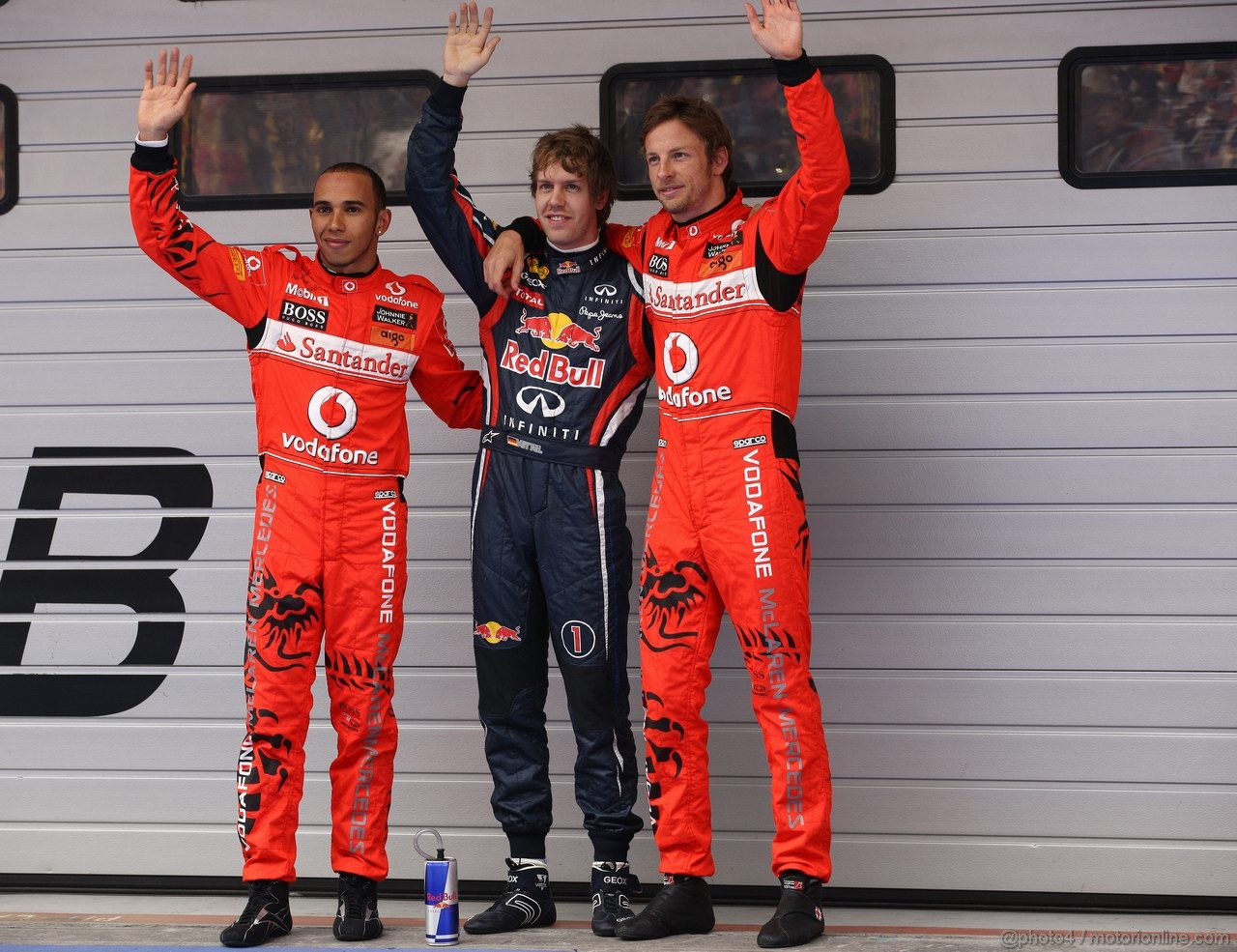 GP CINA, 16.04.2011- Qualifiche, Sebastian Vettel (GER), Red Bull Racing, RB7 pole position, Jenson Button (GBR), McLaren  Mercedes, MP4-26 secondo e Lewis Hamilton (GBR), McLaren  Mercedes, MP4-26 terzo 