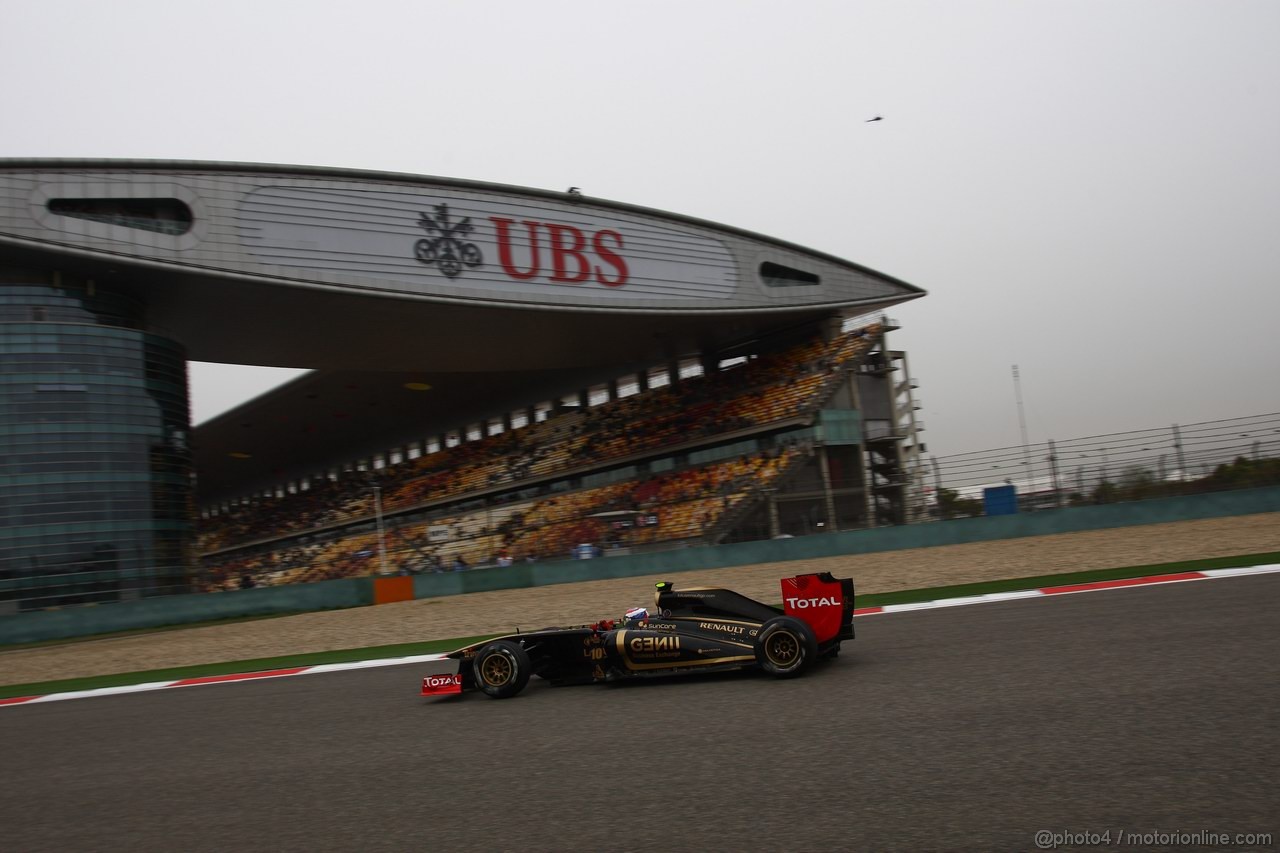 GP CINA, 16.04.2011- Qualifiche, Vitaly Petrov (RUS), Lotus Renault GP, R31