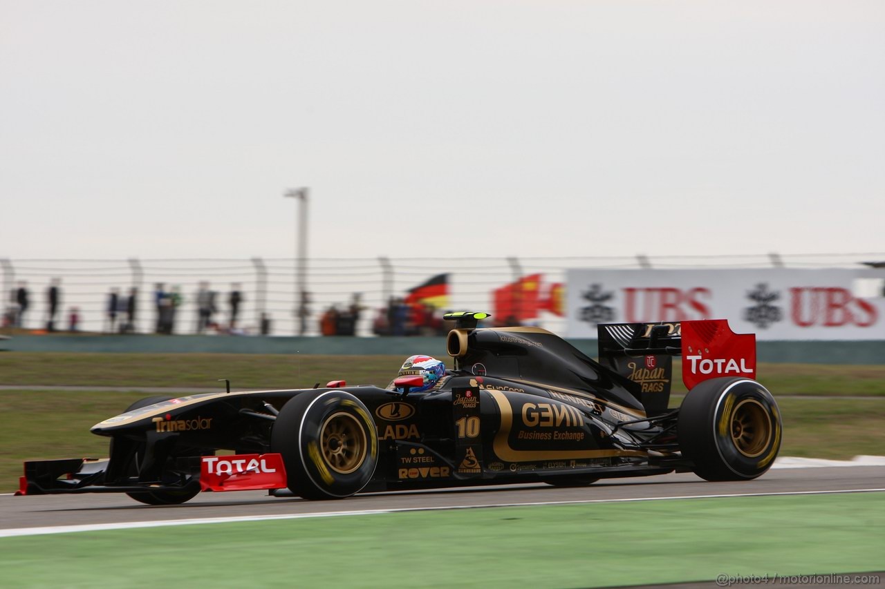 GP CINA, 16.04.2011- Qualifiche, Vitaly Petrov (RUS), Lotus Renault GP, R31 
