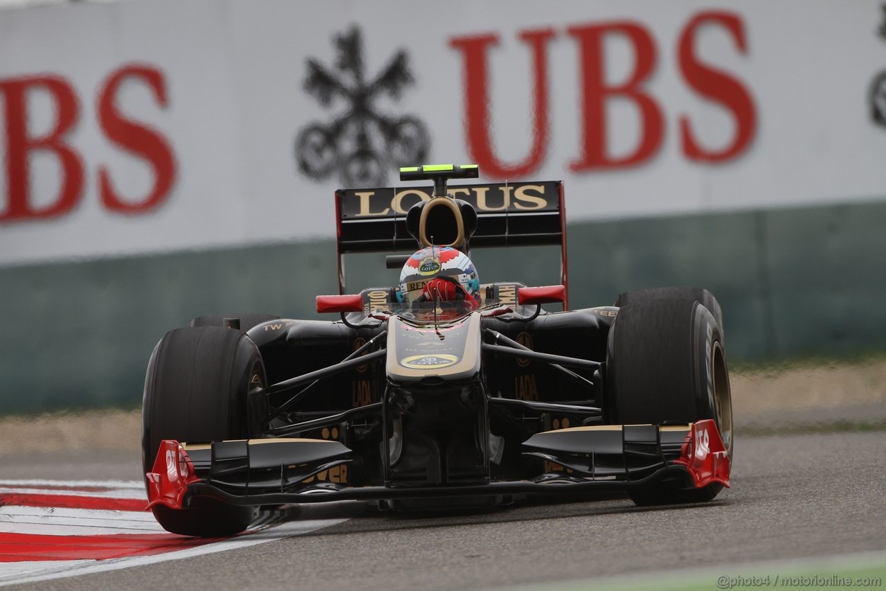 GP CINA, 16.04.2011- Qualifiche, Vitaly Petrov (RUS), Lotus Renault GP, R31 