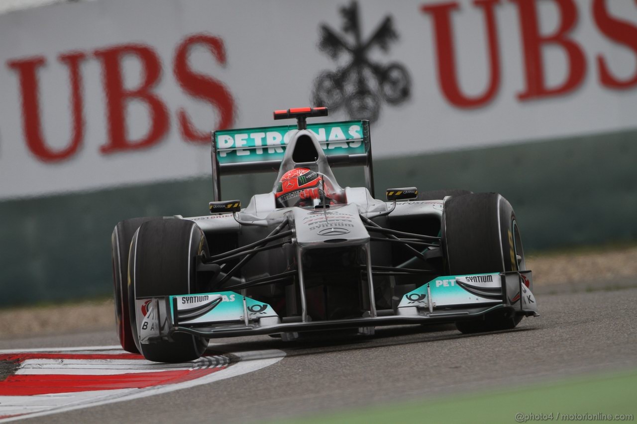GP CINA, 16.04.2011- Qualifiche, Michael Schumacher (GER), Mercedes GP Petronas F1 Team, MGP W02 