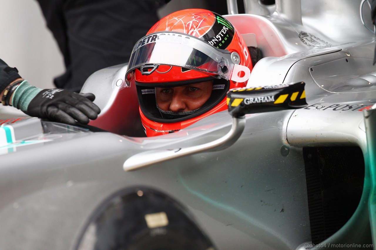 GP CINA, 16.04.2011- Qualifiche, Michael Schumacher (GER), Mercedes GP Petronas F1 Team, MGP W02