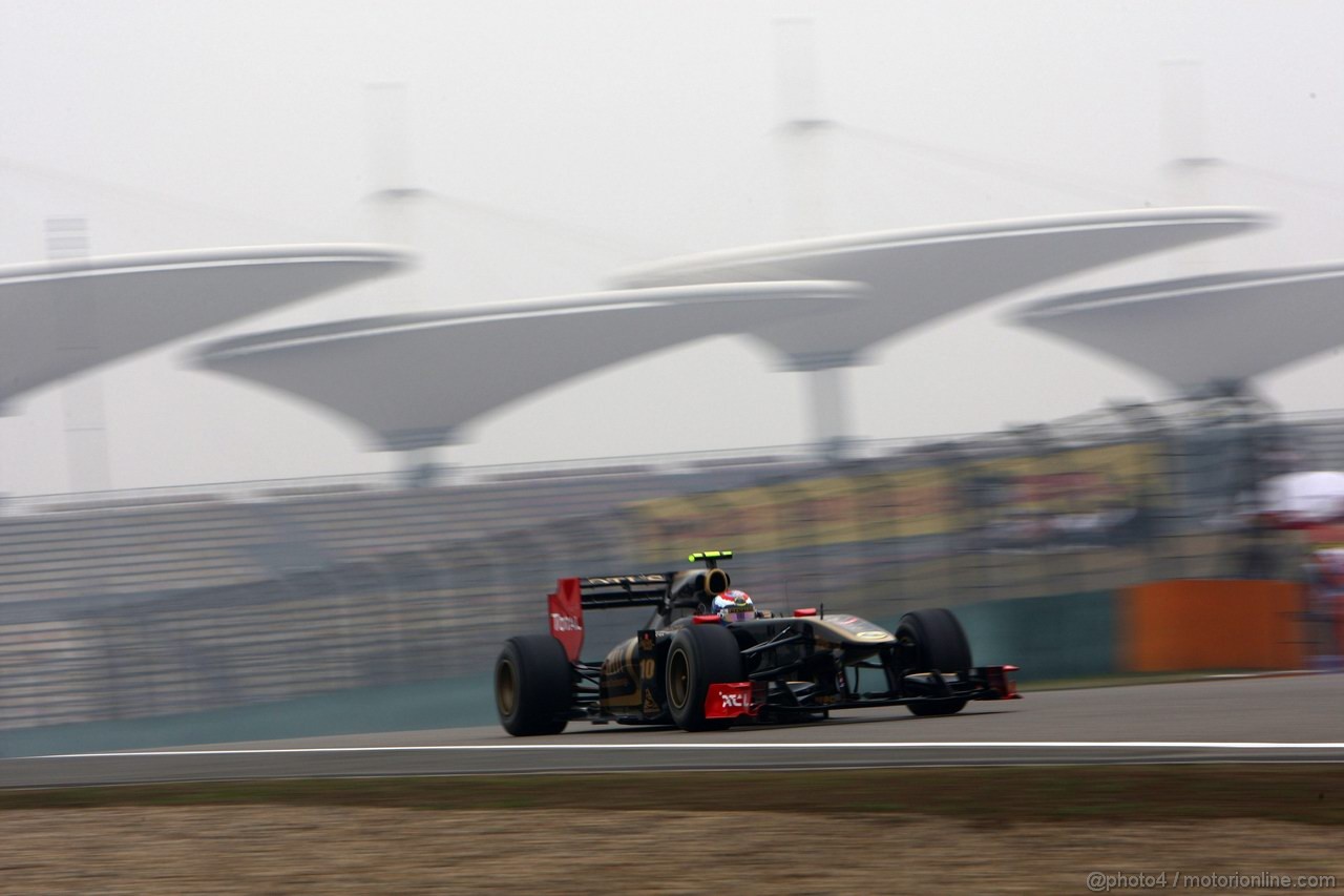 GP CINA, 15.04.2011- Prove Libere 1, Venerdi', Vitaly Petrov (RUS), Lotus Renault GP, R31