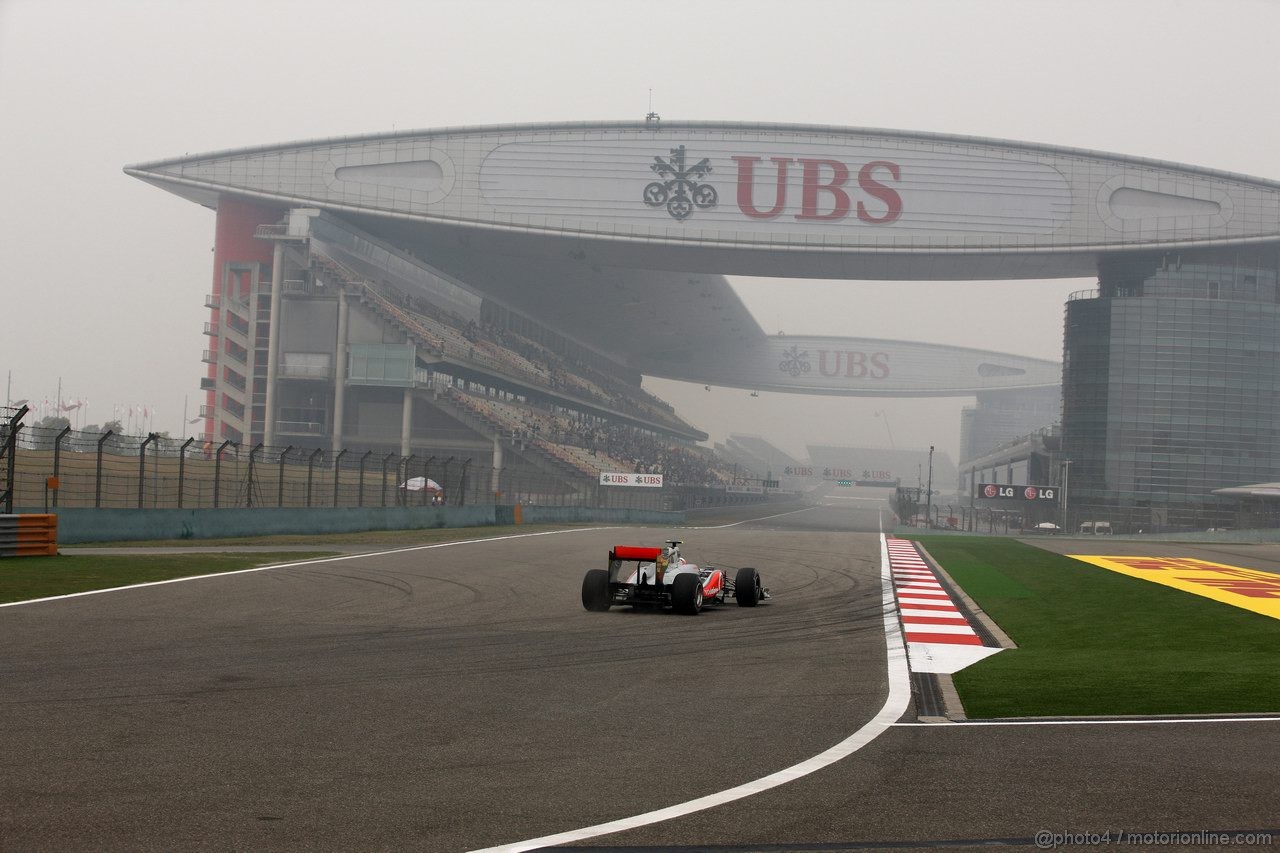 GP CINA, 15.04.2011- Prove Libere 1, Venerdi', Jenson Button (GBR), McLaren  Mercedes, MP4-26 