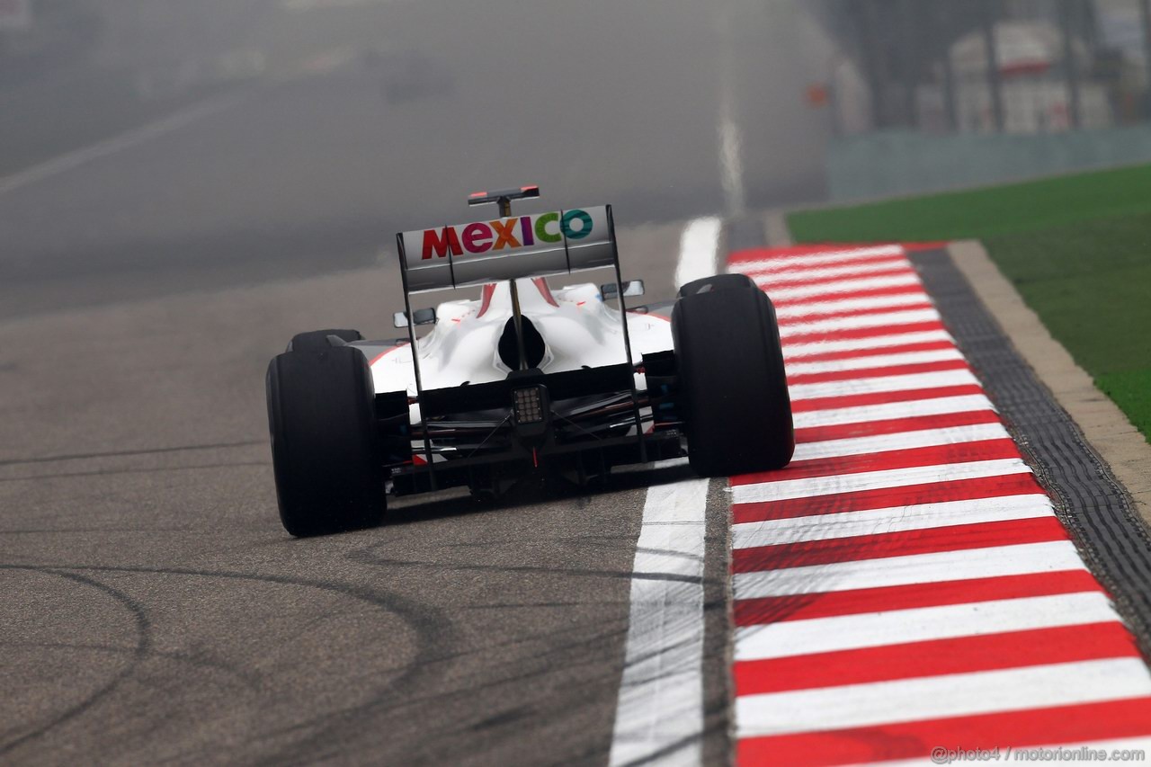 GP CINA, 15.04.2011- Prove Libere 1, Venerdi', Kamui Kobayashi (JAP), Sauber F1 Team C30 