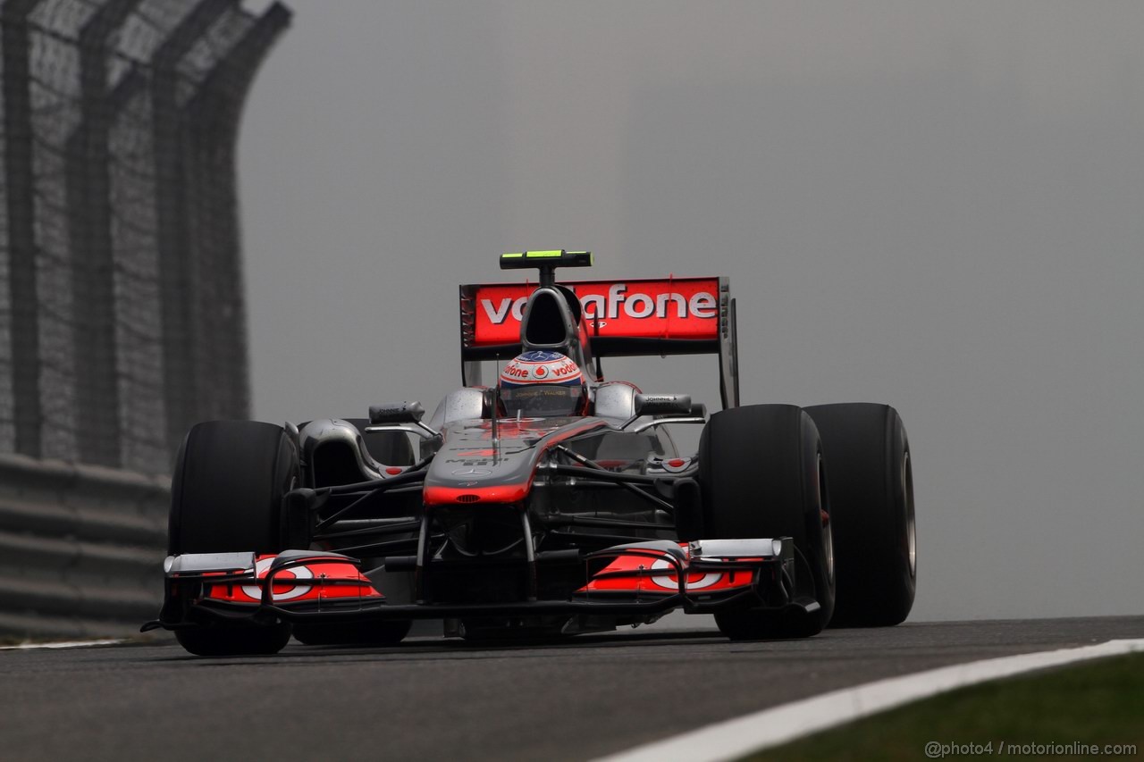 GP CINA, 15.04.2011- Prove Libere 1, Venerdi', Jenson Button (GBR), McLaren  Mercedes, MP4-26 