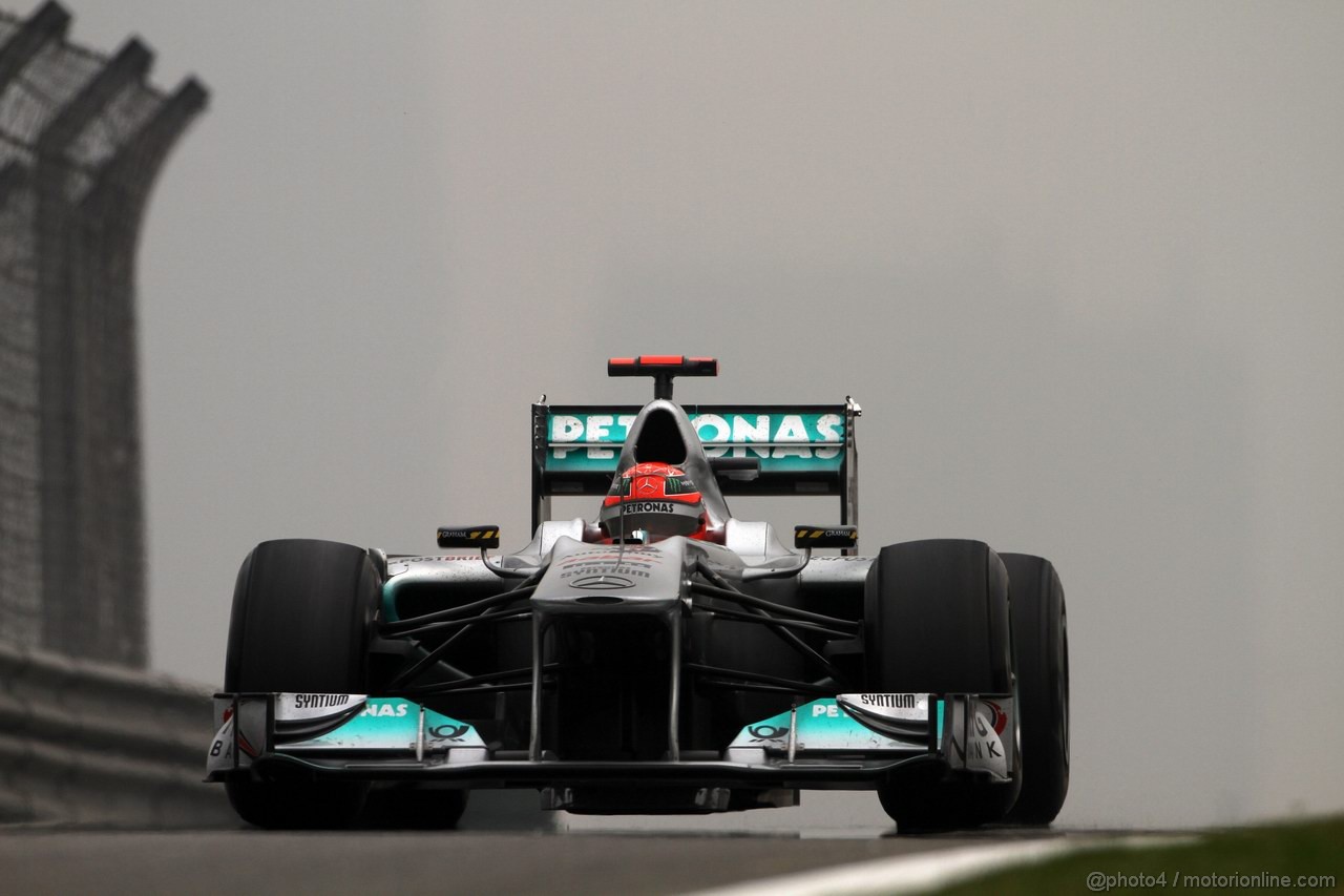 GP CINA, 15.04.2011- Prove Libere 1, Venerdi', Michael Schumacher (GER), Mercedes GP Petronas F1 Team, MGP W02