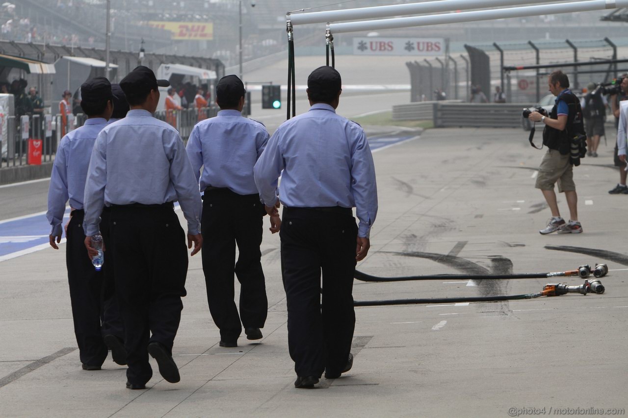 GP CINA, 15.04.2011- Prove Libere 2, Venerdi', Atmosphere