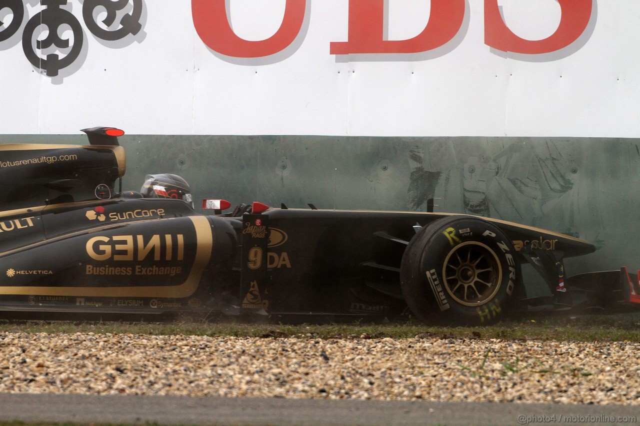 GP CINA, 15.04.2011- Prove Libere 2, Venerdi', Nick Heidfeld (GER) Lotus Renault GP R31 off track