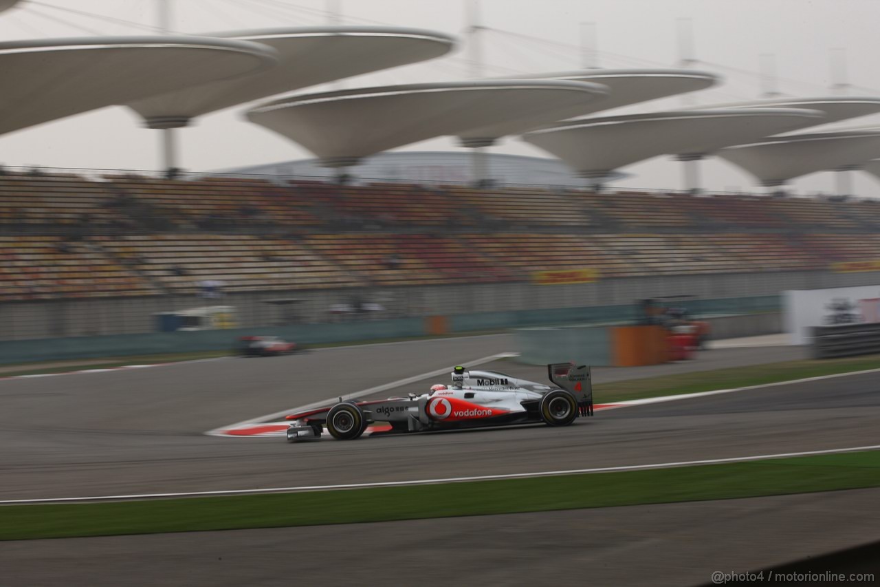 GP CINA, 15.04.2011- Prove Libere 2, Venerdi', Jenson Button (GBR), McLaren  Mercedes, MP4-26 