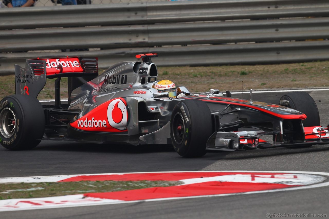 GP CINA, 15.04.2011- Prove Libere 2, Venerdi', Lewis Hamilton (GBR), McLaren  Mercedes, MP4-26 