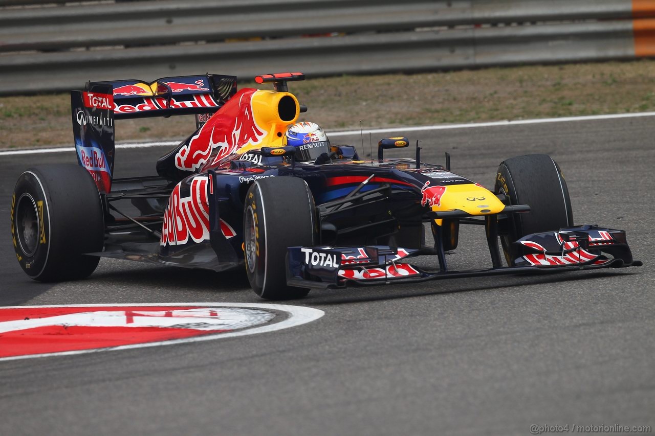 GP CINA, 15.04.2011- Prove Libere 2, Venerdi', Sebastian Vettel (GER), Red Bull Racing, RB7 