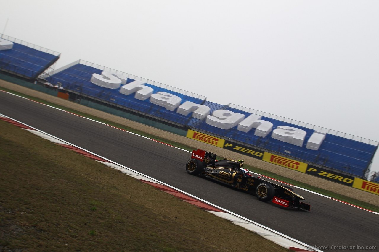 GP CINA, 15.04.2011- Prove Libere 2, Venerdi', Vitaly Petrov (RUS), Lotus Renault GP, R31