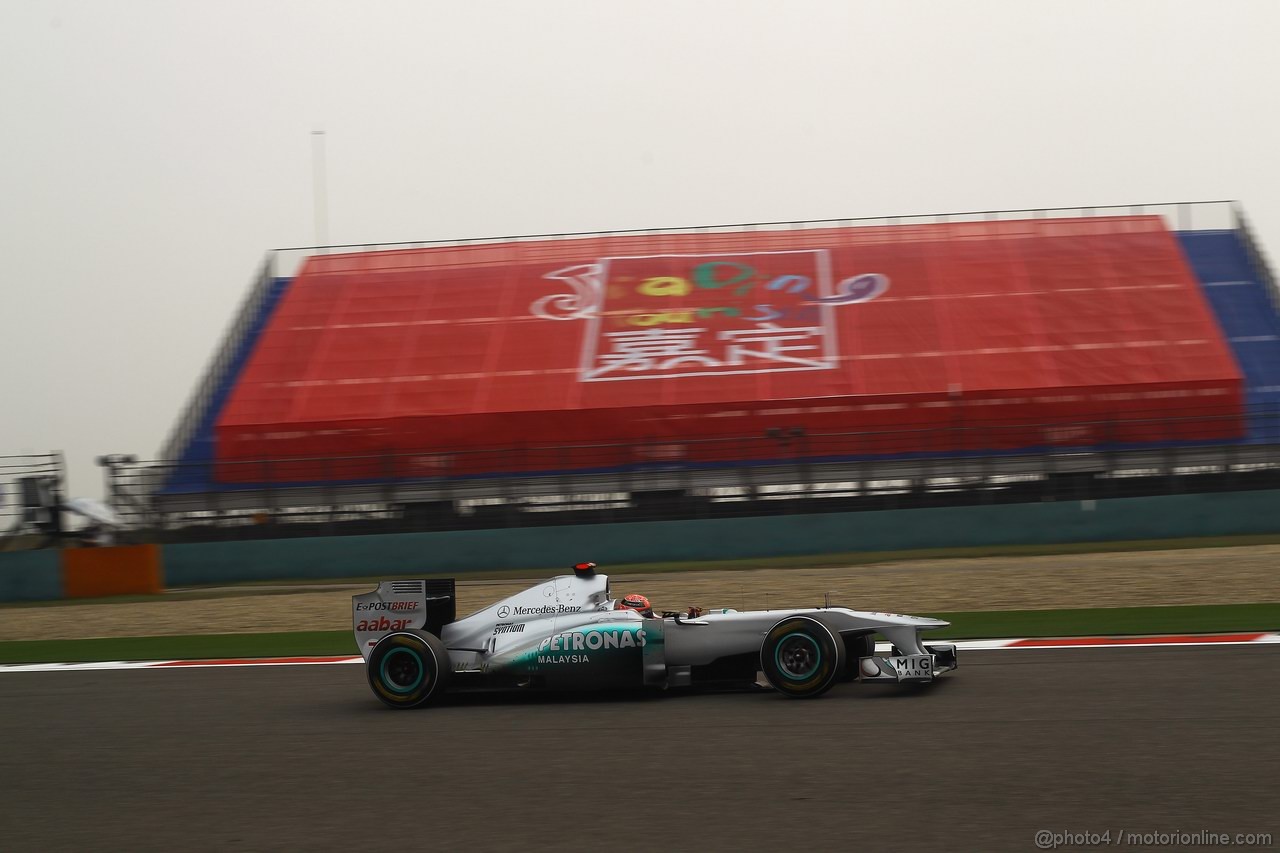 GP CINA, 15.04.2011- Prove Libere 2, Venerdi', Michael Schumacher (GER), Mercedes GP Petronas F1 Team, MGP W02