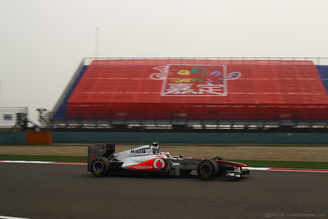 GP CINA, 15.04.2011- Prove Libere 2, Venerdi', Jenson Button (GBR), McLaren Mercedes, MP4-26