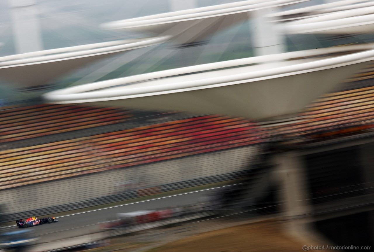 GP CINA, 15.04.2011- Prove Libere 2, Venerdi', Mark Webber (AUS), Red Bull Racing, RB7 