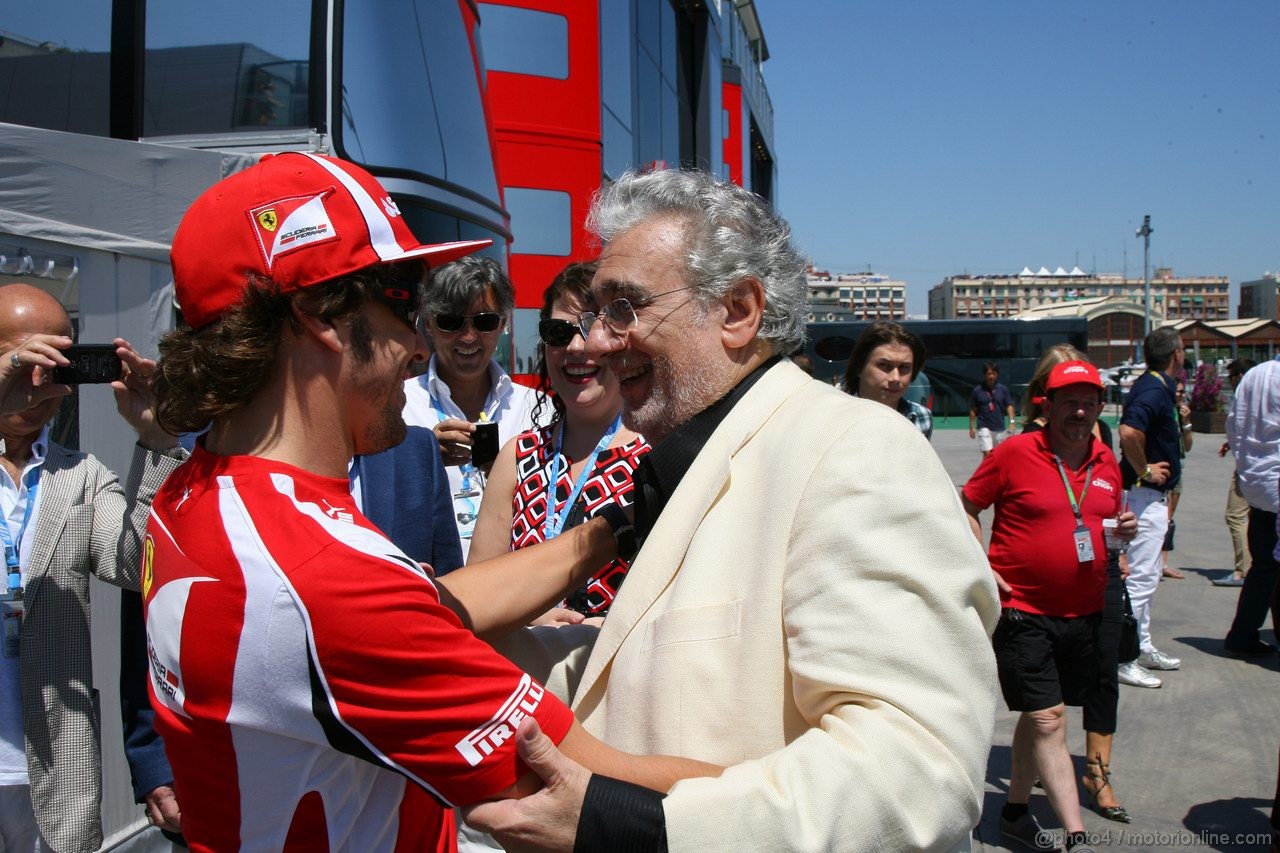 GP EUROPA, 26.06.2011- Fernando Alonso (ESP), Ferrari, F-150 Italia e Placido Domingo (ESP), Tenor