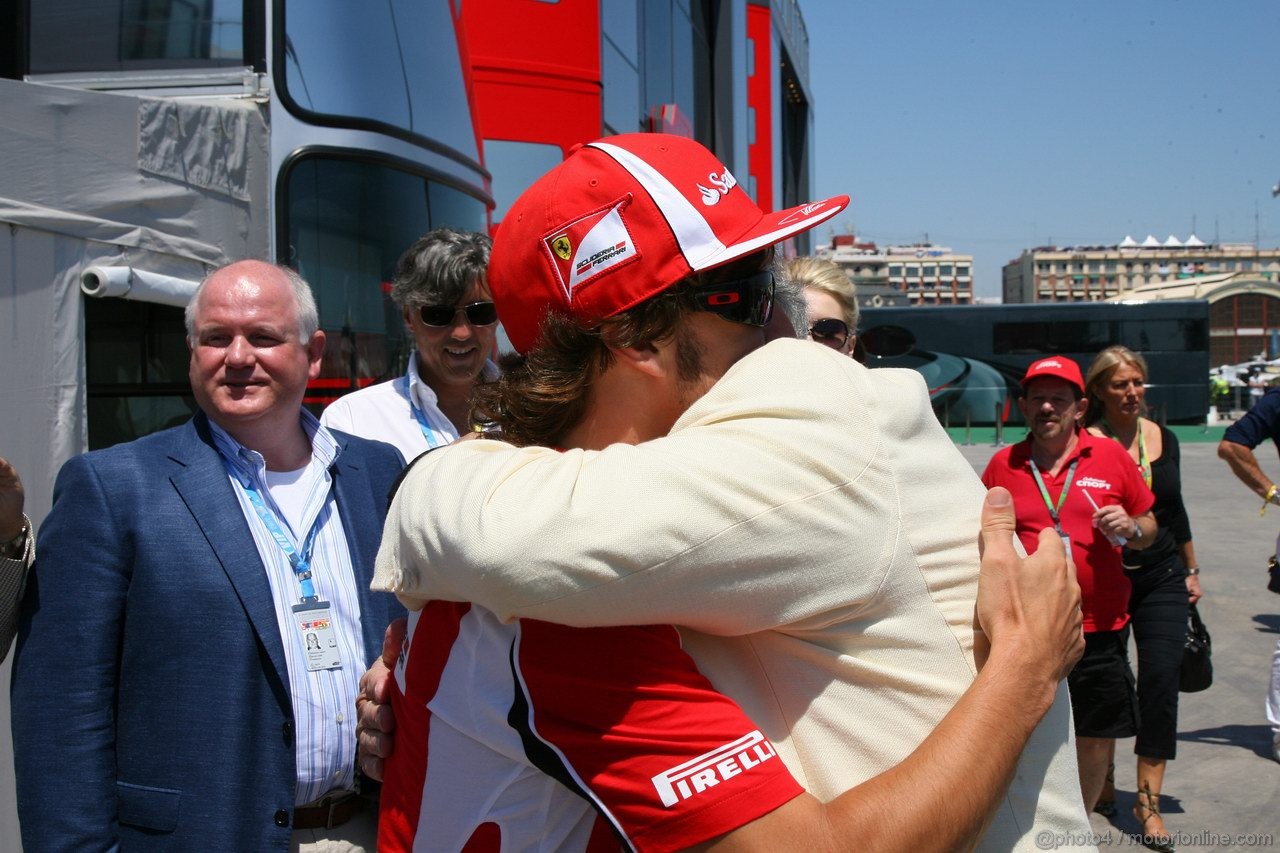 GP EUROPA, 26.06.2011- Fernando Alonso (ESP), Ferrari, F-150 Italia e Placido Domingo (ESP), Tenor