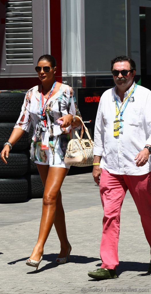 GP EUROPA, 26.06.2011- ragazza nel paddock 