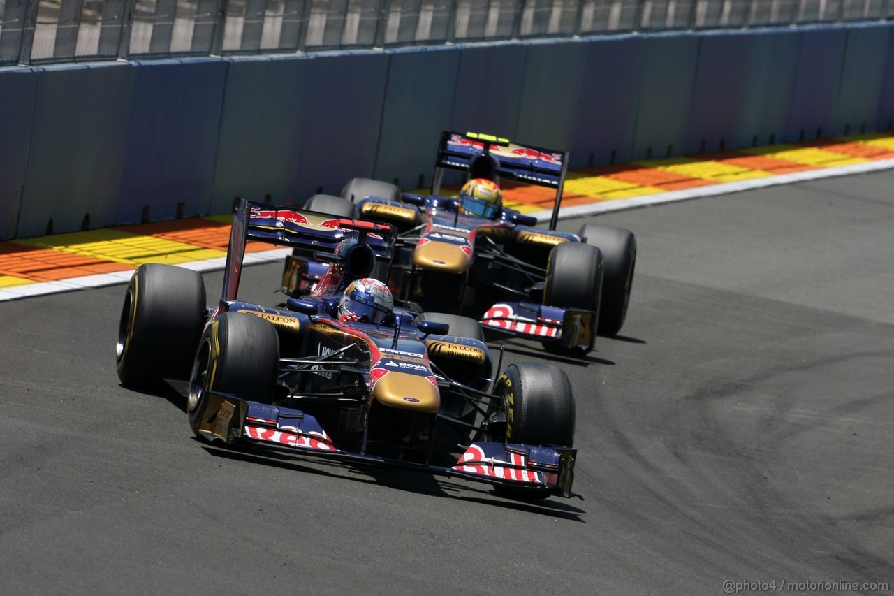 GP EUROPA, 26.06.2011- Gara, Sébastien Buemi (SUI), Scuderia Toro Rosso, STR6 davanti a Jaime Alguersuari (SPA), Scuderia Toro Rosso, STR6 